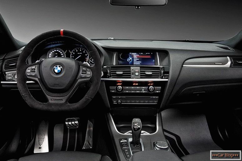 BMW X4 M Performance зала