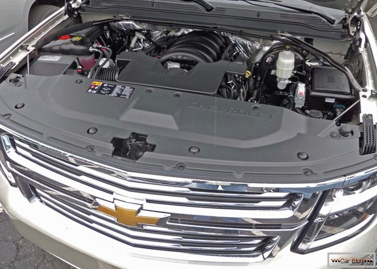 Двигатель Chevrolet Suburban 2014 фота