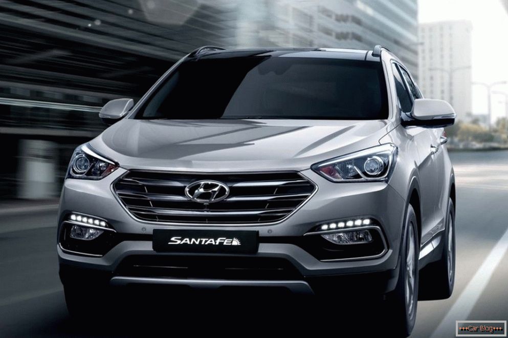Корейцы рассекретили рестайлінговую Hyundai Santa Fe