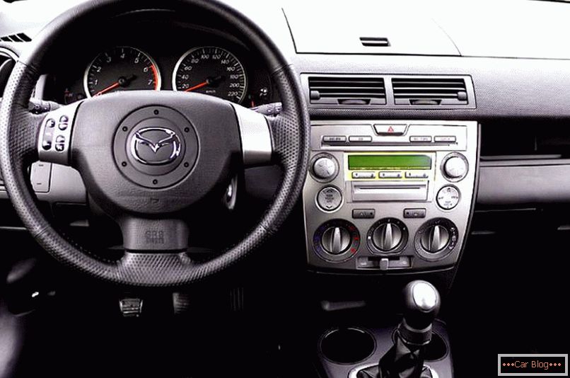 Mazda 2: японскія традыцыі з 2002 года