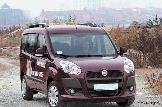 Аўтамабіль FIAT Doblo в пассажирском варианте может быть оснащён 7 сиденьями