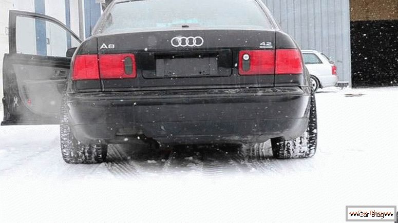 Audi A8 (D24D) дріфт по снегу
