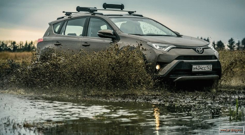 Toyota начала продавать в России спецверсию RAV4 прыгода